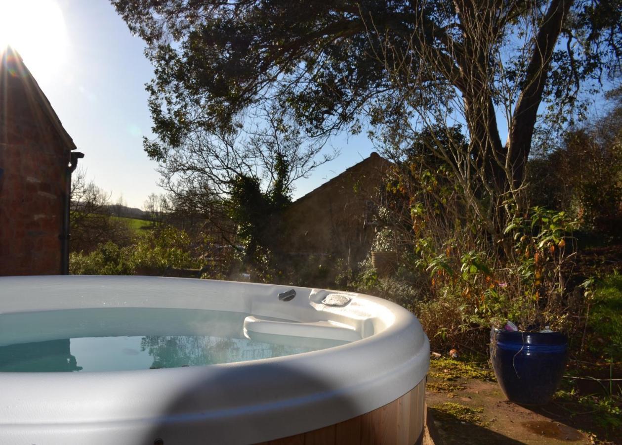 Loft Apartment Nr Bath & Bristol With Hot Tub Exterior foto